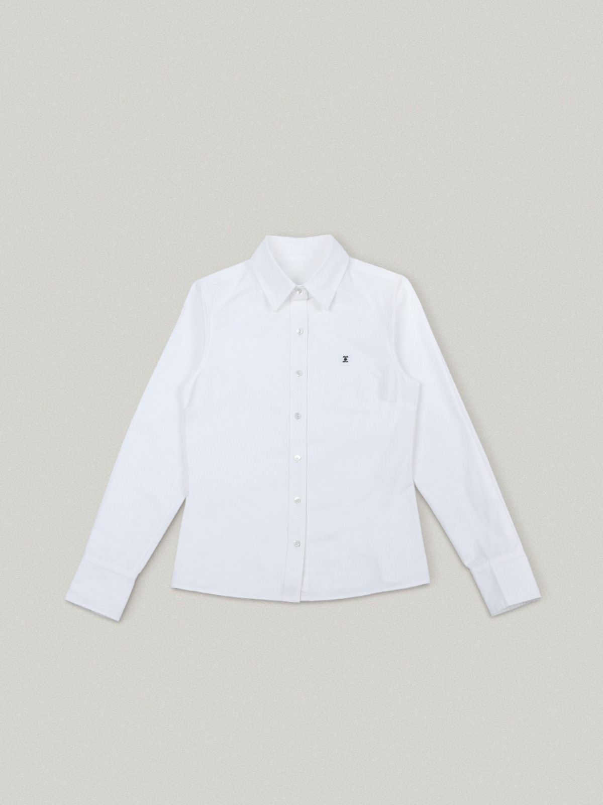 FOLNUA(フォルニュア) クラシックロゴスリムラインシャツ / ホワイト